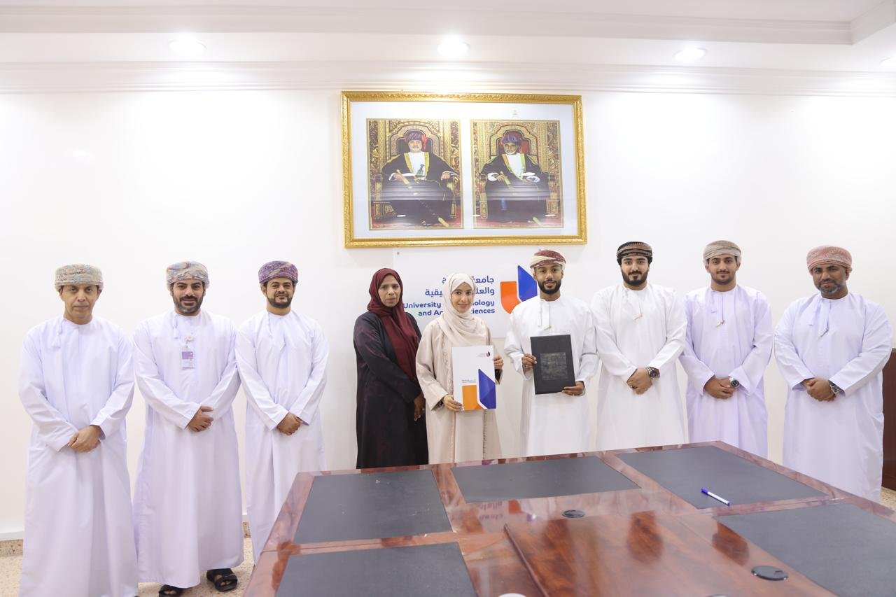 توقيع مذكرة تعاون بكلية التربية بالرستاق