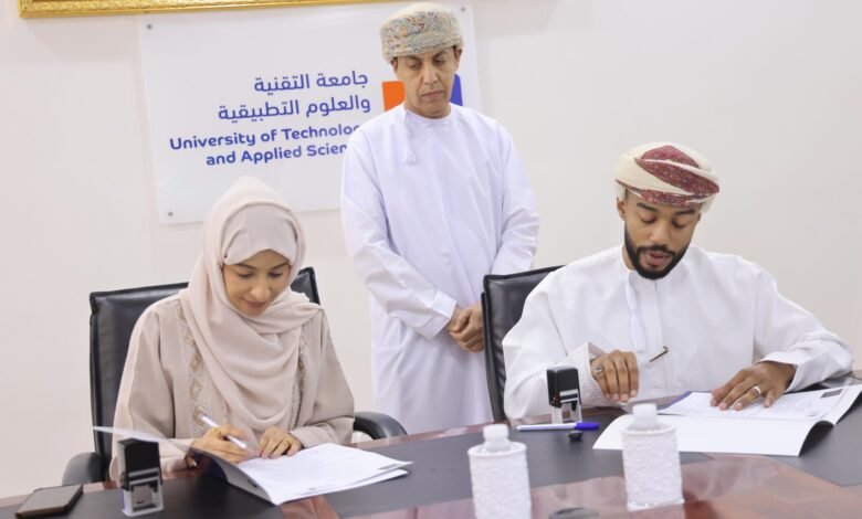 توقيع مذكرة تعاون بكلية التربية بالرستاق