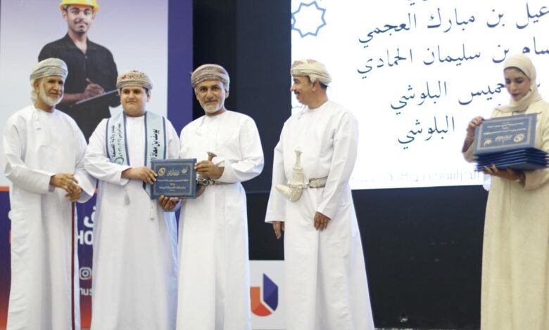 تكريم الطلبة بالمصنعة