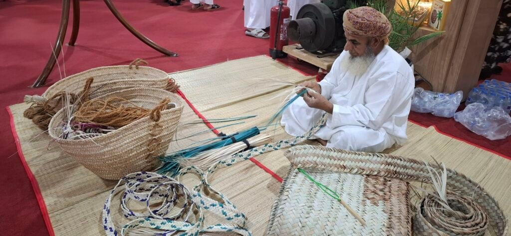 مشاركة فعالة من المزارعين والأسر المنتجة لتسويق المحاصيل الزراعية العُمانية